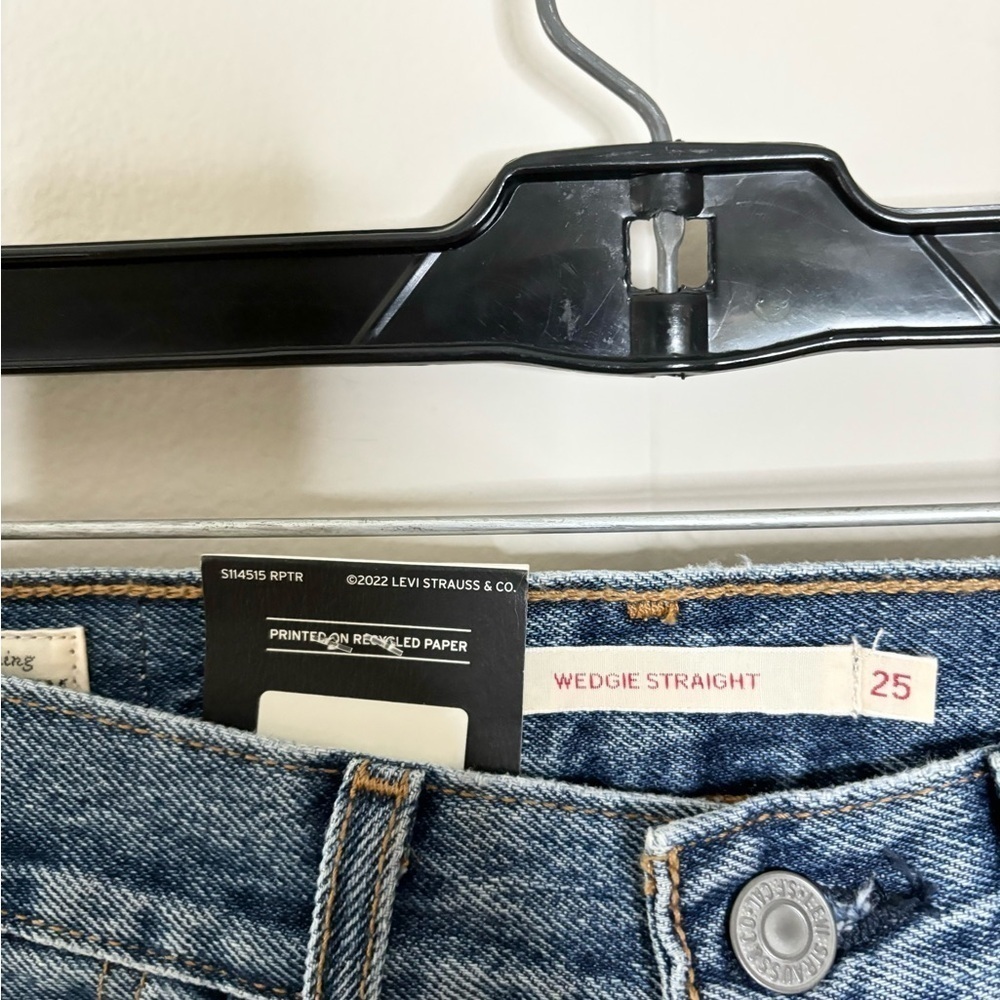 Levi's medium dark wash wedgie straight jeans raw hem size 25 new - Picture 2 of 6